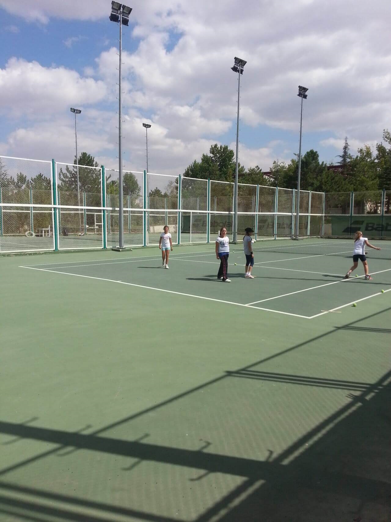 Açık Tenis Kortu
